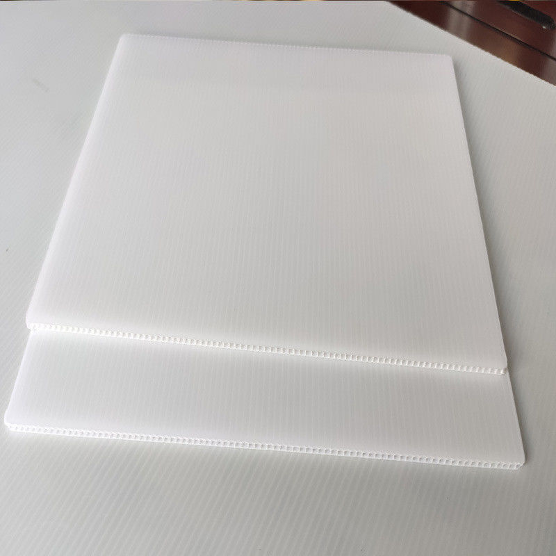 ROHS 6mm bereitete gewölbte Kunststoffplatten Coroplast 4 x 8 Blätter auf