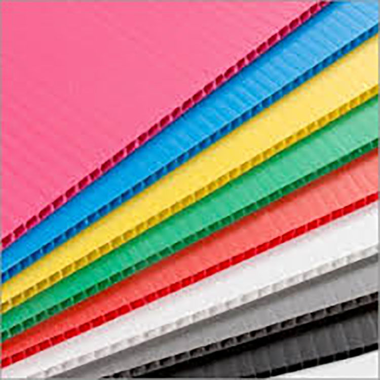 Blaues Rotes aufbereitet runzelte Kunststoffplatten Wellpapp 10mm pp.